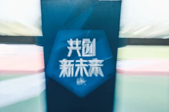 撅高贱屁股求主人调教